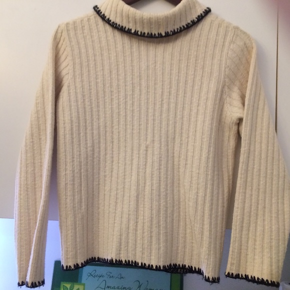 Girls size L 100% cotton sweater - Picture 2 of 7
